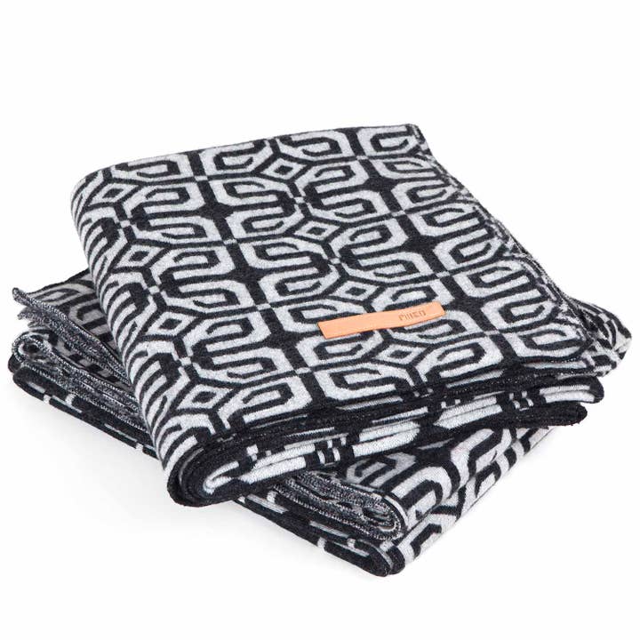 Uldtæppe Louhi for engroshandel hos Miiko