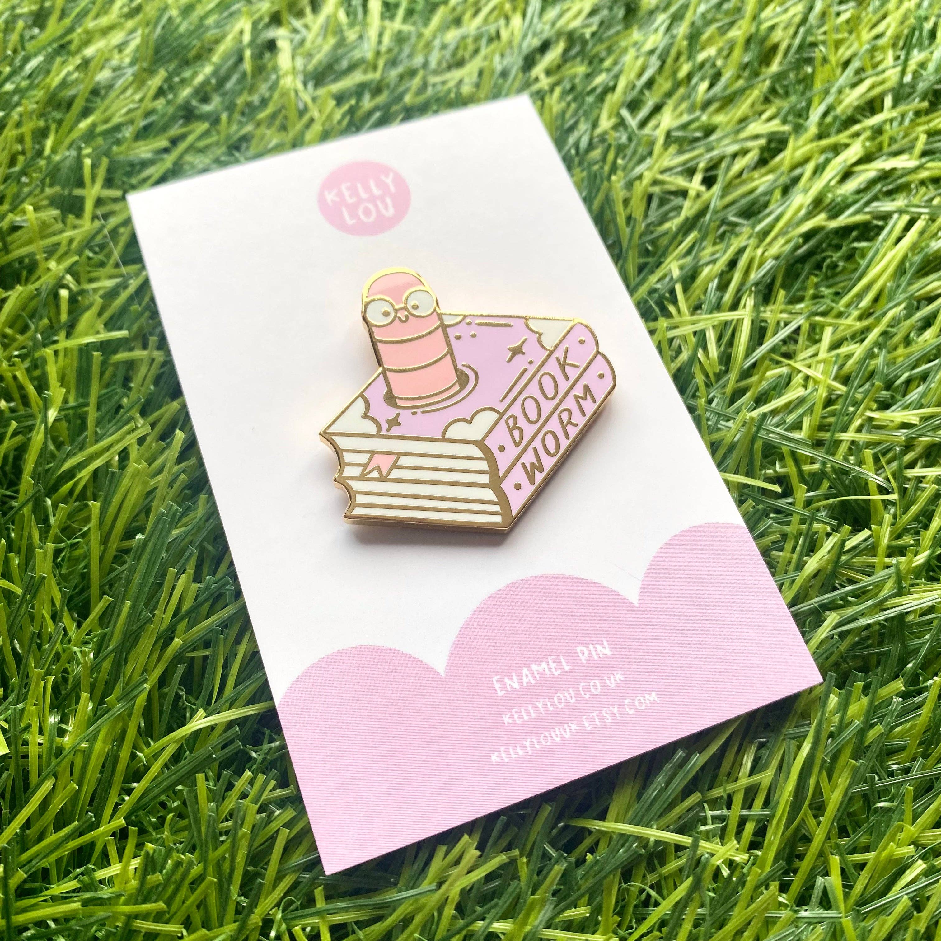Kellylou – wholesale Lapel pin/button – Bookworm Enamel Pin2