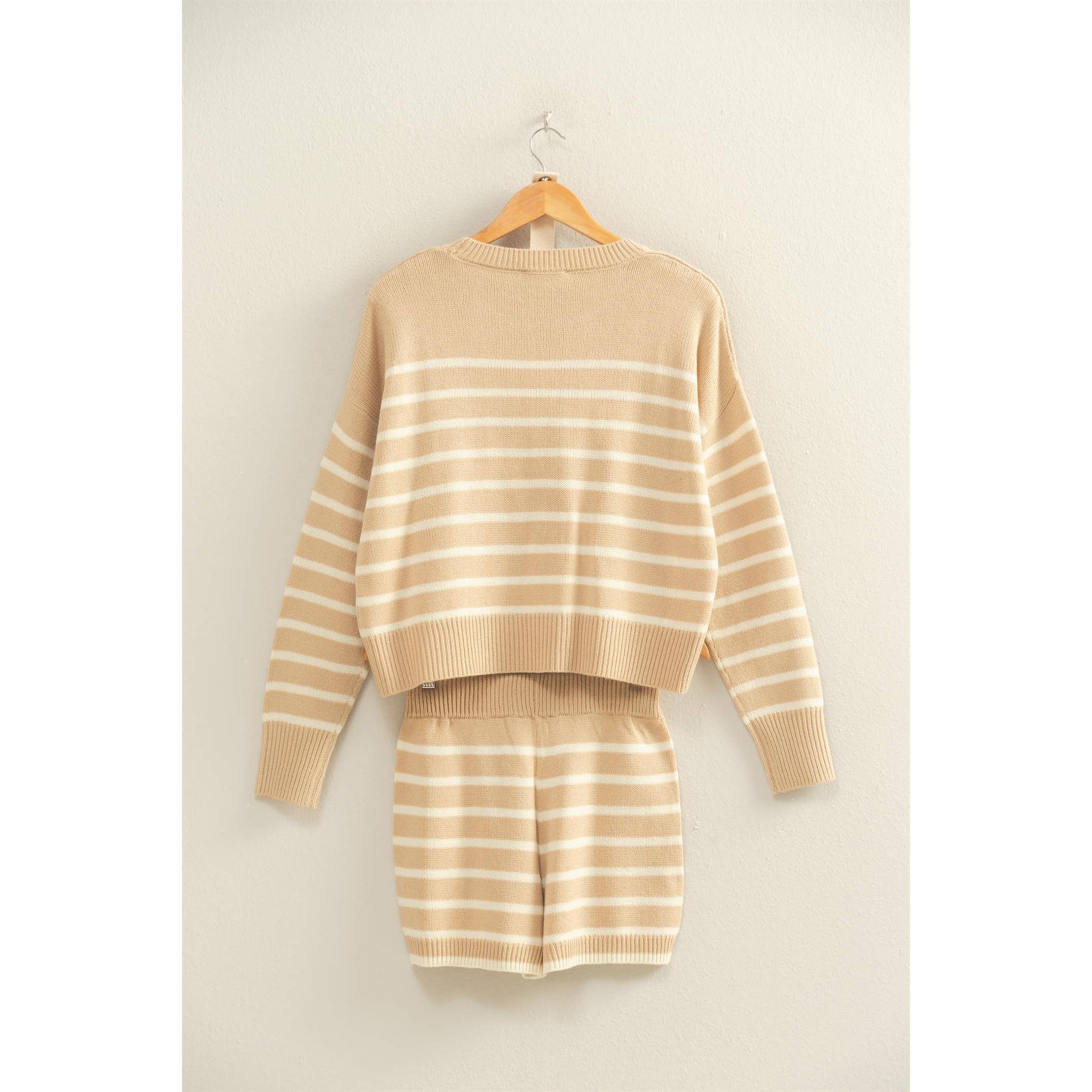 HYFVE – Großhandel Set aus Oberteil und Shorts (NICHT Loungewear) – Damen – Gestreiftes Strickpullover- und Shorts-Set11