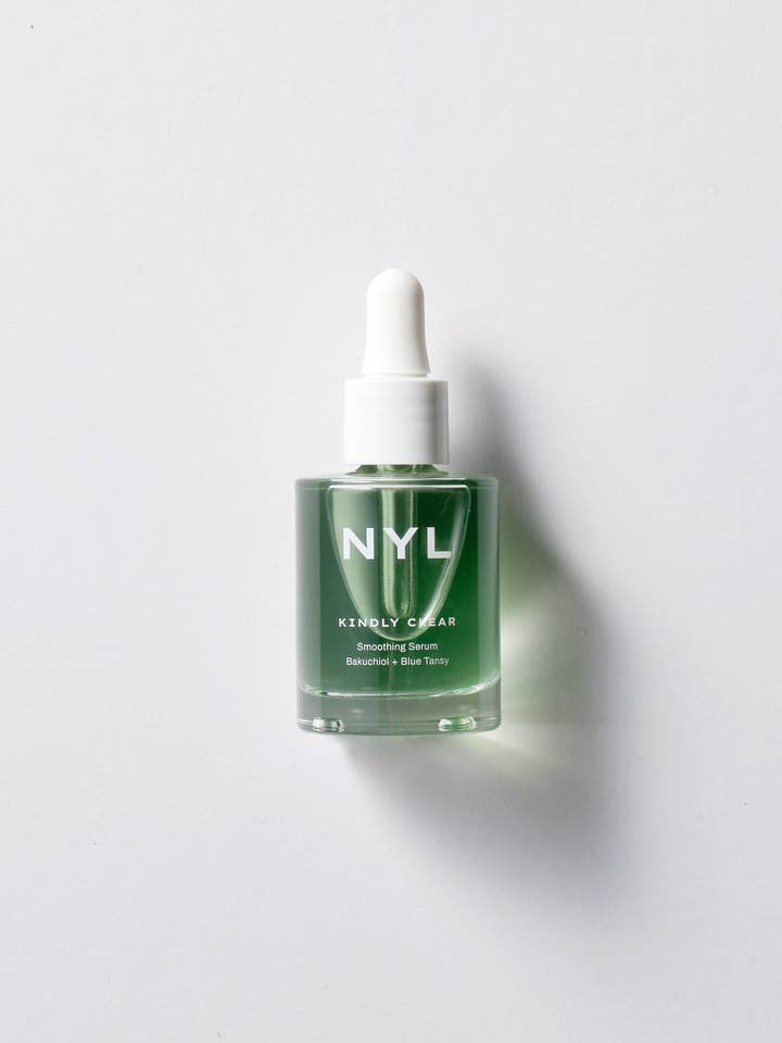 KINDLY CLEAR Glättungsserum 1 fl oz | 30 ml für den Großhandel von NYL Skincare