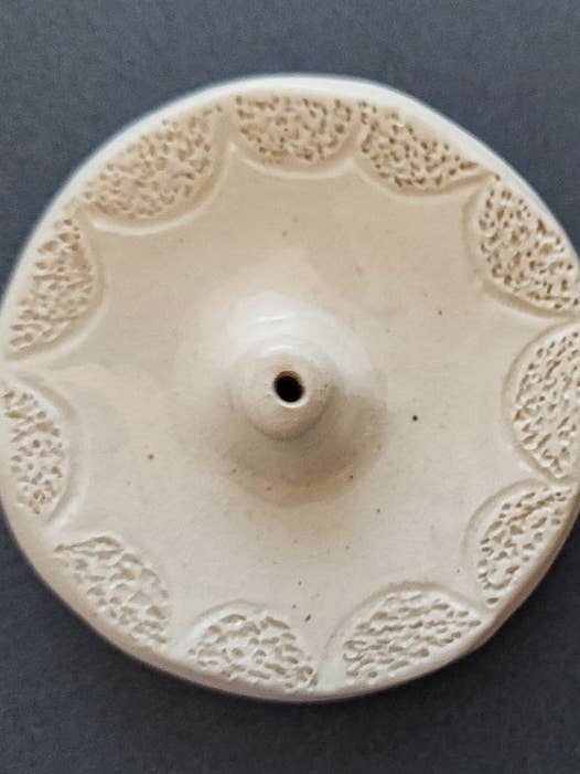 Plat à encens texturé pour la vente par Indigo Mud