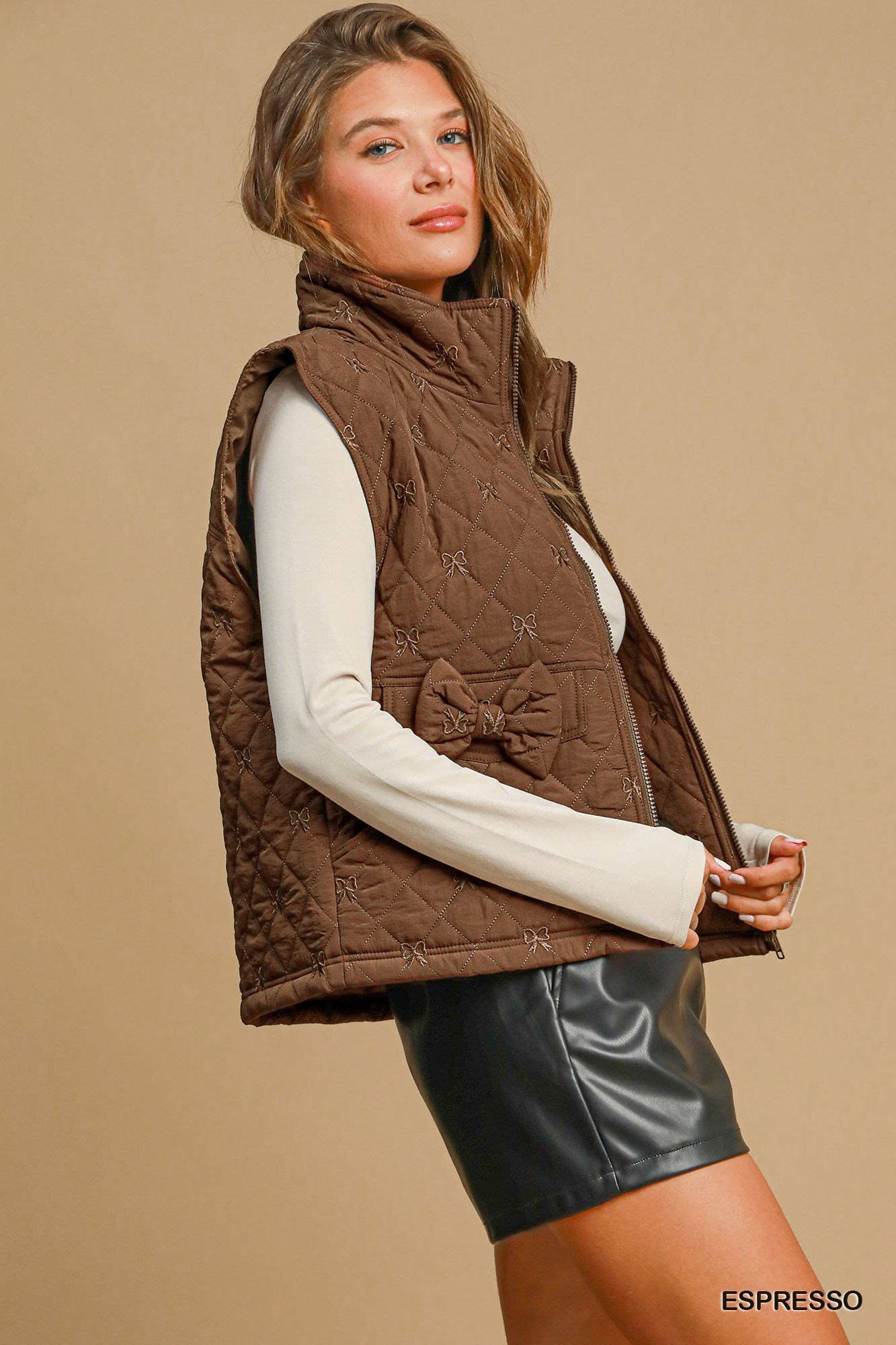 Vanilla Monkey - Vente Veste sans manches – femme - Gilet matelassé sans manches avec détails en forme de nœud2