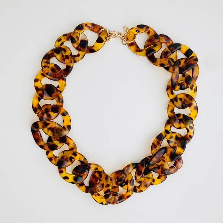 Tiny Gift Society - Wholesale Link & chain necklace - Chunky Chain Flat Link Necklace | Boho Acrylic Cuban Jewelry3