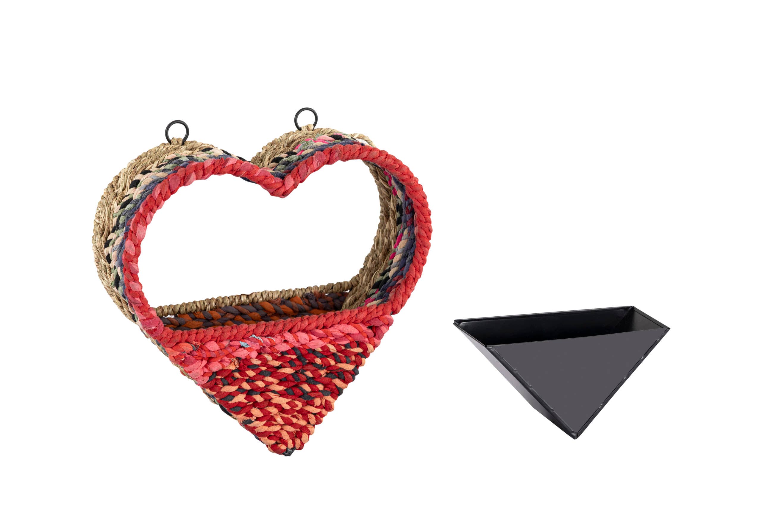 Jardinopia UK – wholesale Bird feeder – Munja And Reclaimed Sari Fabric Heart Wall Bird Feeder2