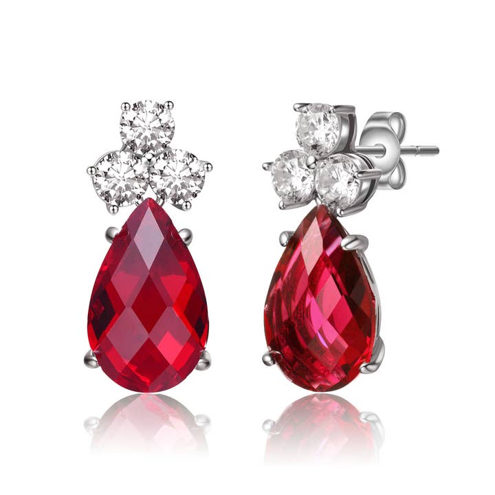 Boucles d'oreilles pendantes en argent sterling avec rubis et zircones cubiques pour la vente par Genevive