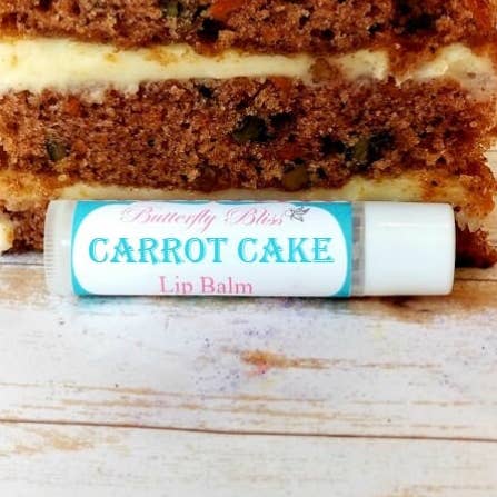 Butterfly Bliss – Großhandel Lippenbalsam – Carrot Cake Lippenbalsam | Kuchenlippenbalsam | Karottenkuchen duftend | Ostergeschenke | Osterkorb-Geschenke | Geschenkideen für Kinder | Geschenke für Kollegen | Lippenbalsam0