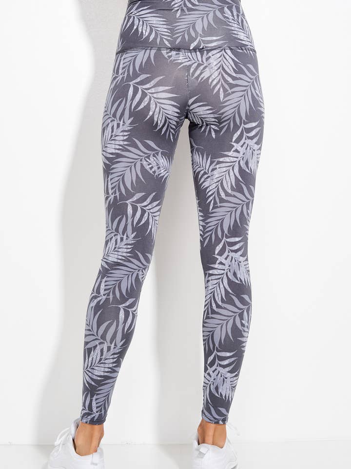 Phil Love - Wholesale Activewear set – Women′s - TBL881Leaf - Leaf Cropped Activewear Yoga Set6