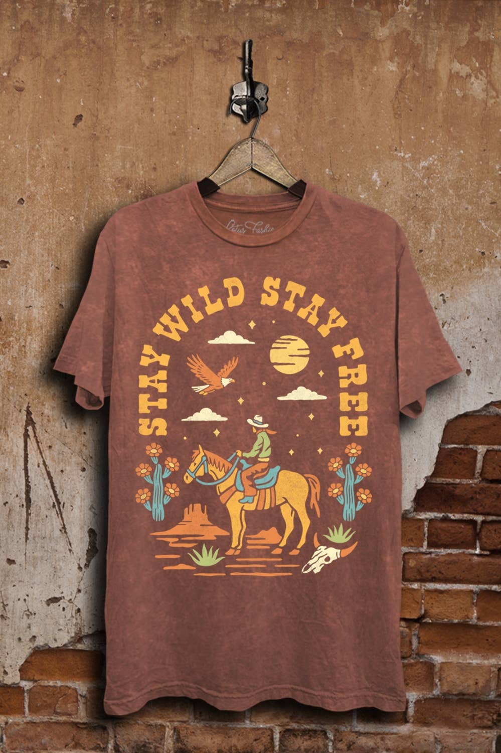 Lotus Fashion Collection - Vendita all'ingrosso Maglietta stampata - Donna - Maglietta Grafica Resta Selvaggio Resta Libero2