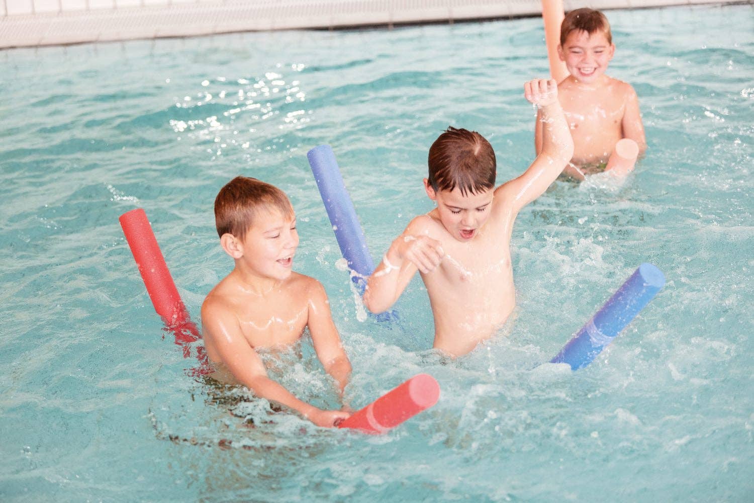 Kinky Pleasure - Venta al por mayor Hinchables - Kinky Pleasure - ED048 - Noodle flotador para piscina de 155 cm - 4 colores12