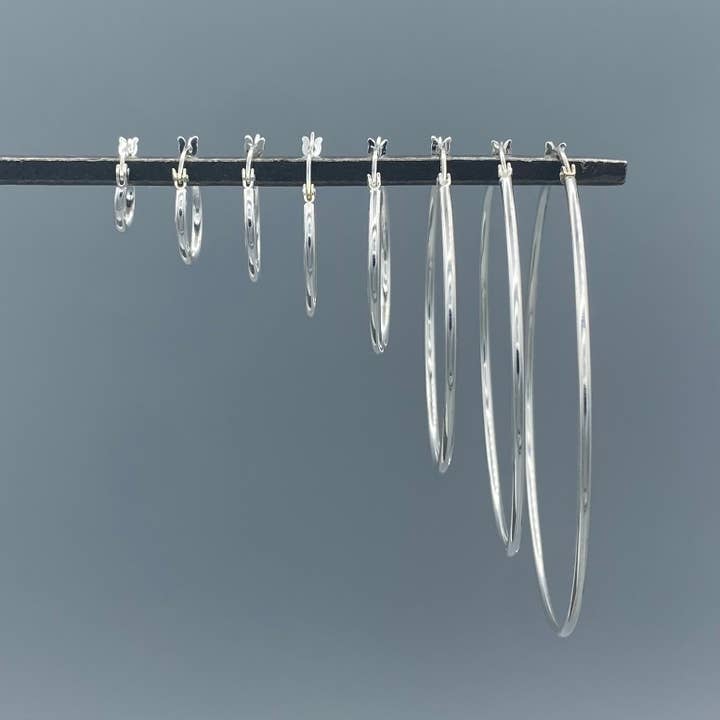 Something Silver - Vendita all'ingrosso Orecchini a cerchio - Orecchini a cerchio con chiusura francese in argento sterling da 1,5 mm9