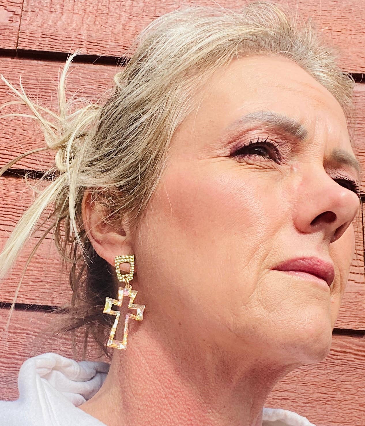 Sandy Lou Designs – wholesale Hängande örhängen – KORS STORA GLITTRIGA KORS AKRYLÖRHÄNGEN5