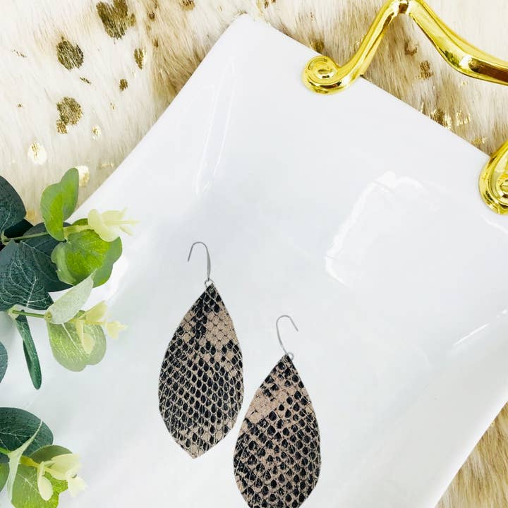 Magnolia & Peach Jewelry Boutique, LLC - Wholesale Dangle Earrings - Fringe Snake Skin Leather Earrings - E19-1872