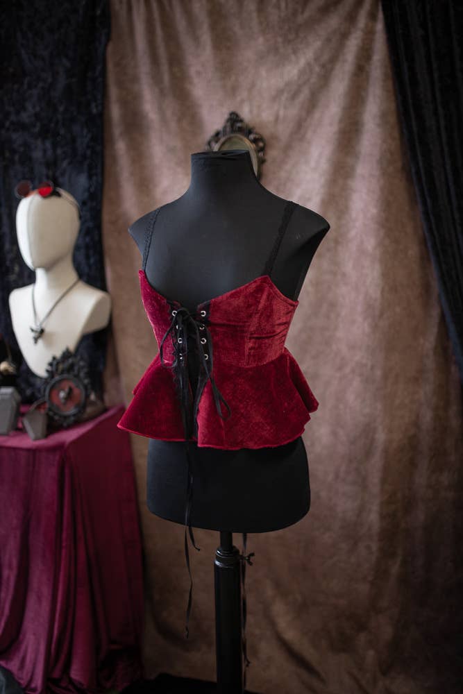 Costurero Real - Wholesale Costume - Women's - Red Velvet Corset bodice, Tapestry Victorian Gothic vampire8