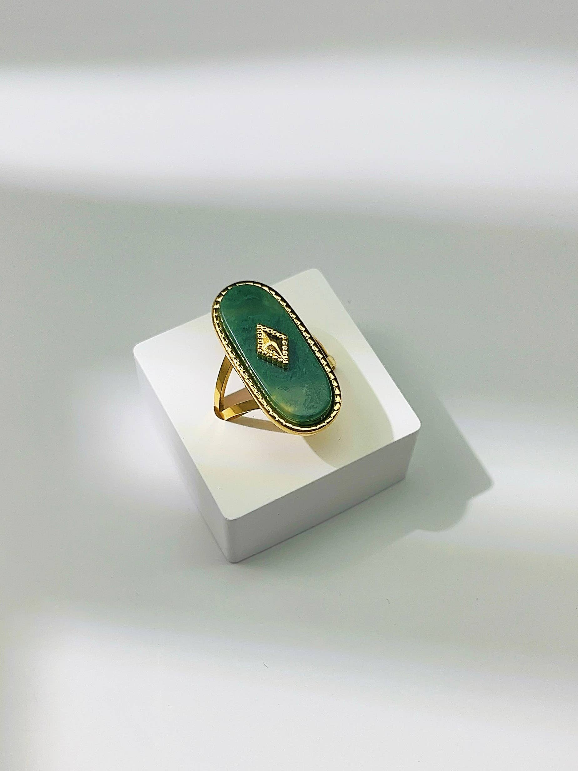 Katinki - Wholesale Cocktail/Statement Ring - Vintage Green Oval Ring4