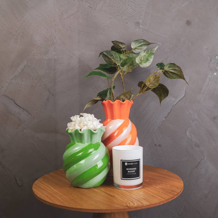 Housevitamin bv - Wholesale Vase - Vase- Swirl- Stoneware - Mint/ Green- 13x13x15.5cm2