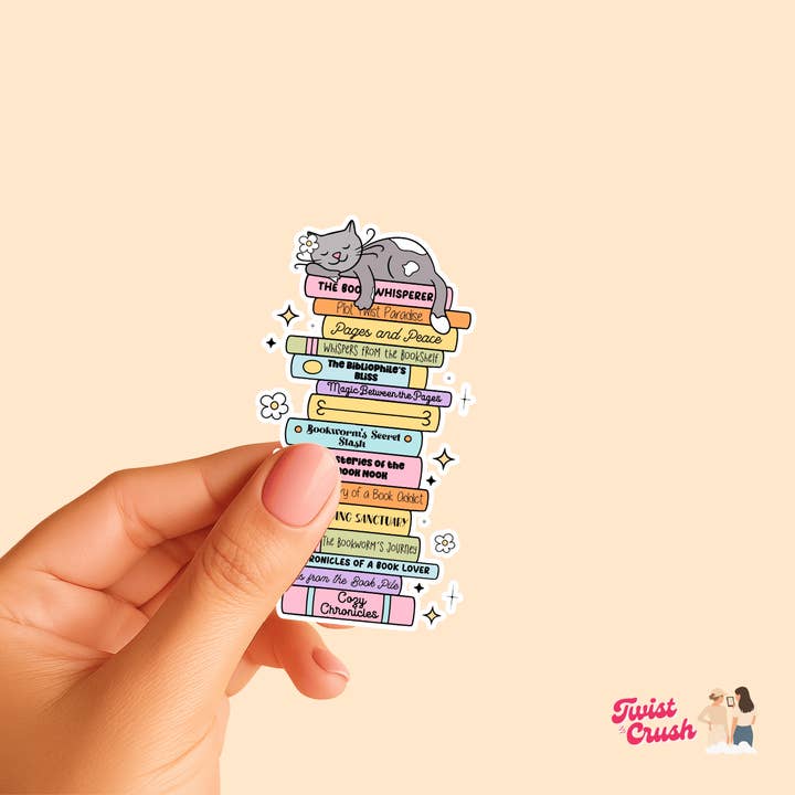 Katt på en hög med böcker för wholesale av Twistandcrush