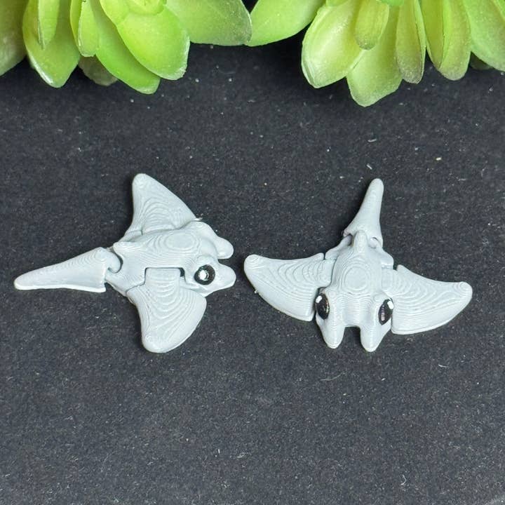 Sting Ray • Manta Ray • Mini 3D Printed Articulated Animal • Flexi Animals for wholesale by Lorianne Kol 3D Prints