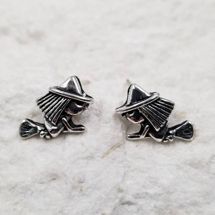 Clous de sorcière en argent pour la vente par Treasure Wholesale