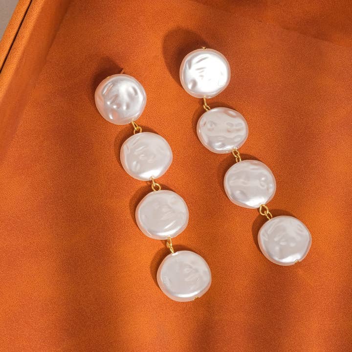 Héloïse 18K Non-Tarnish Pearl Drop Earring and other Purchase Wholesale viennoiserie prêt à cuire. Free Returns & Net 60 Terms on Faire trending on Faire.