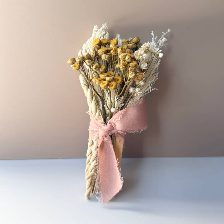 Black and Jane - Wholesale Sage Bundle - Peruvian Palo Santo + Wild Flowers Ethically Sourced1