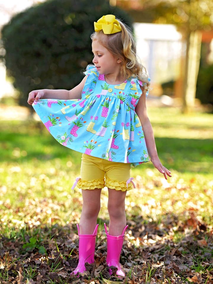 Conjunto April Showers de punto con estampado de botas de lluvia y pantalones cortos con volantes para venta al por mayor de Posh Pickle