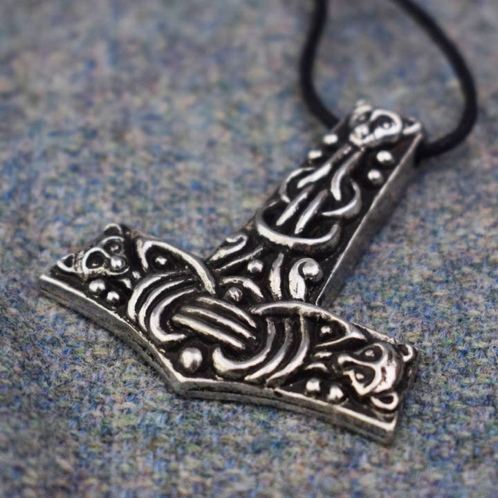 Pendentif Viking Marteau de Thor des îles Féroé pour la vente par Asgard