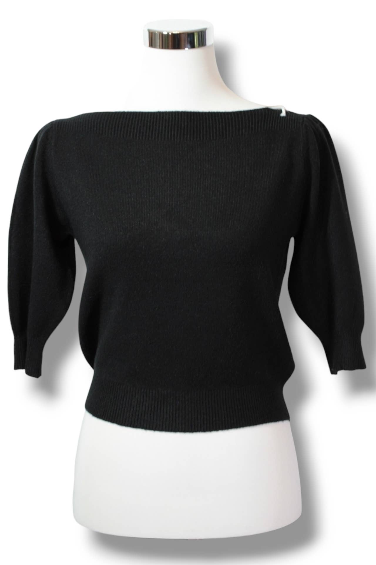 NINEF – Großhandel Strickpullover – Damen – Chicer roter Pullover – Vielseitig und gemütlich – S/M4