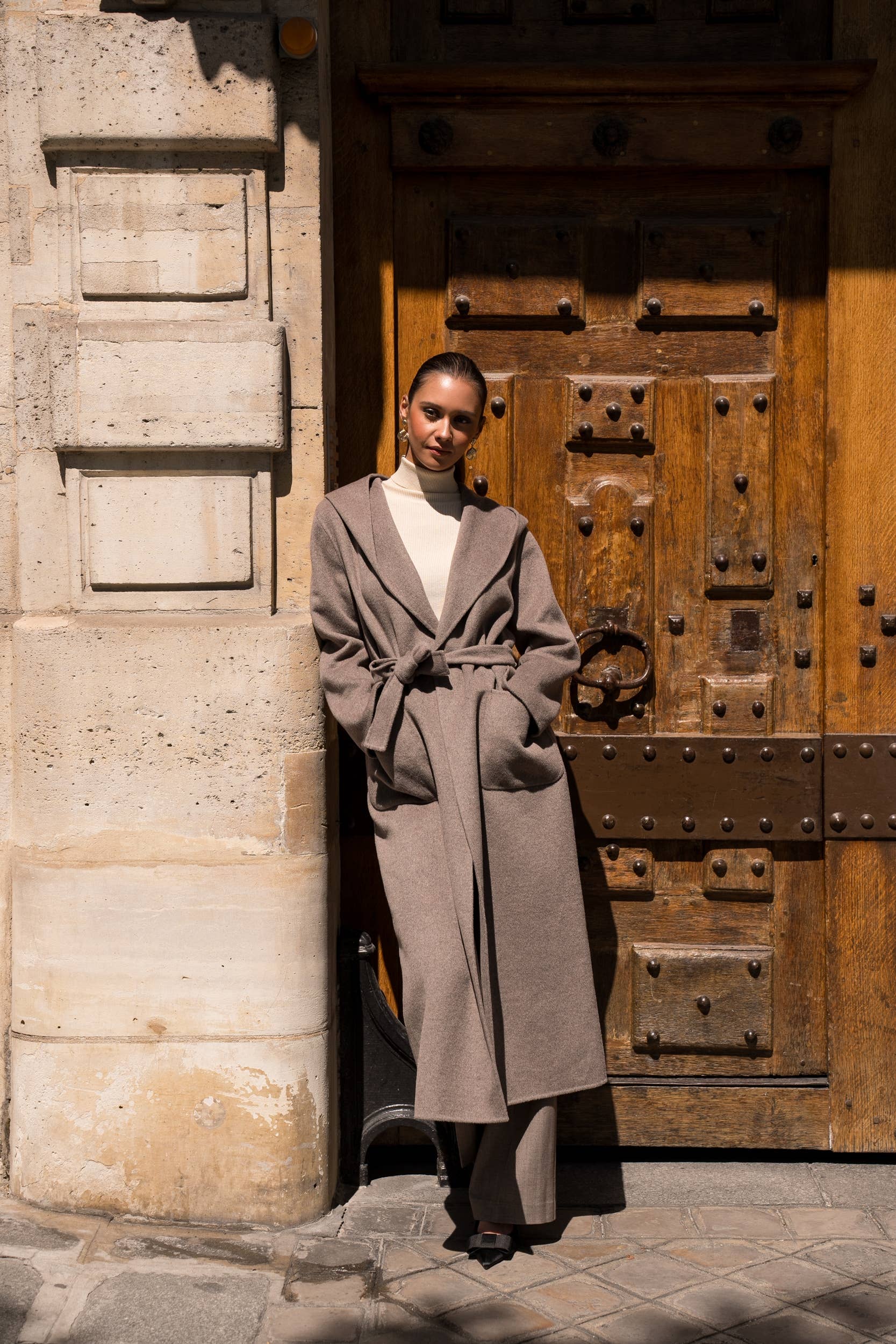 Attentif Paris - Wholesale Coat - Women's - Hand-sewn long wool coat with large hood and belt4