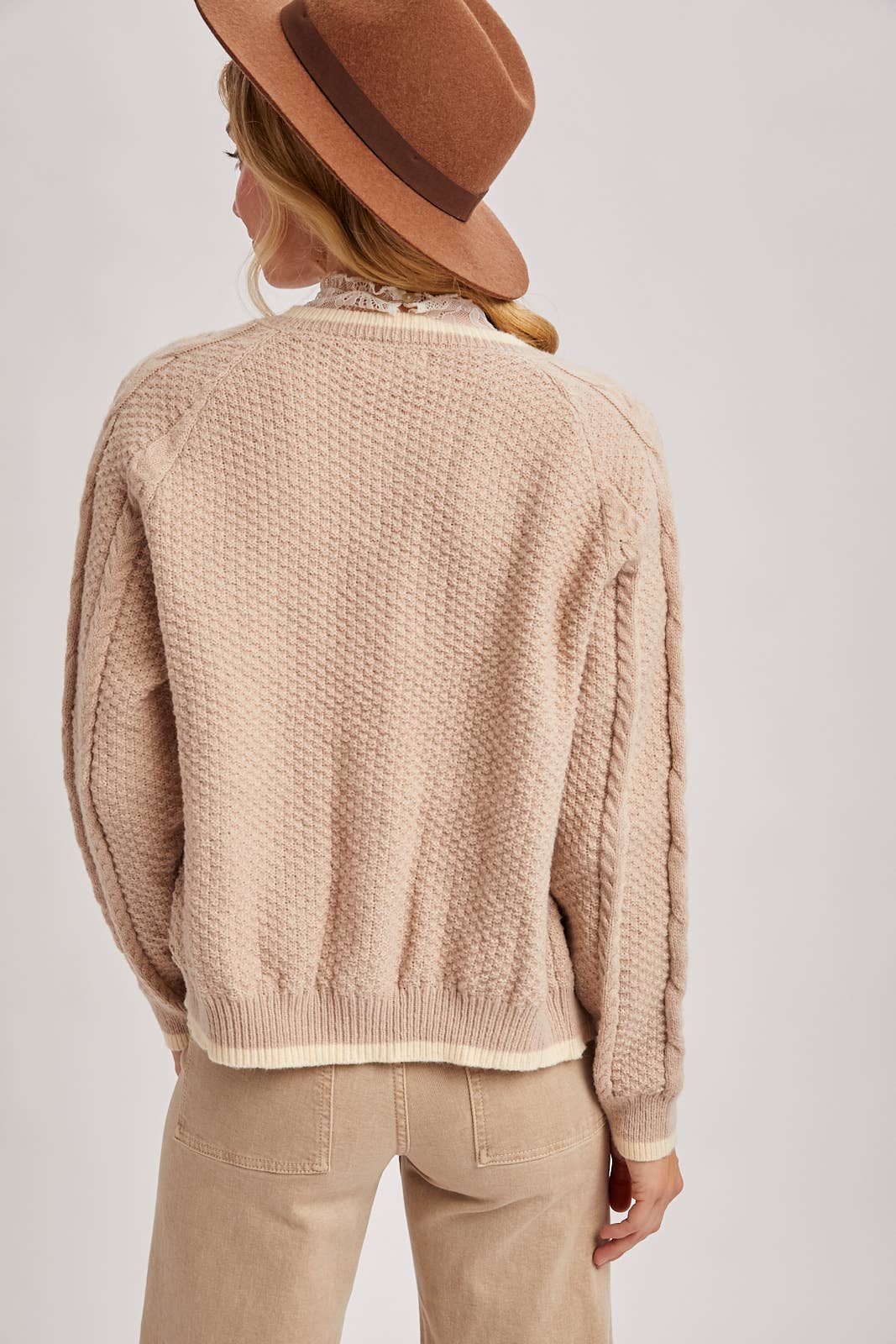 Bluivy - Vendita all'ingrosso Cardigan - Donna - CARDIGAN IN MAGLIA A TRECCE BUTTON DOWN10