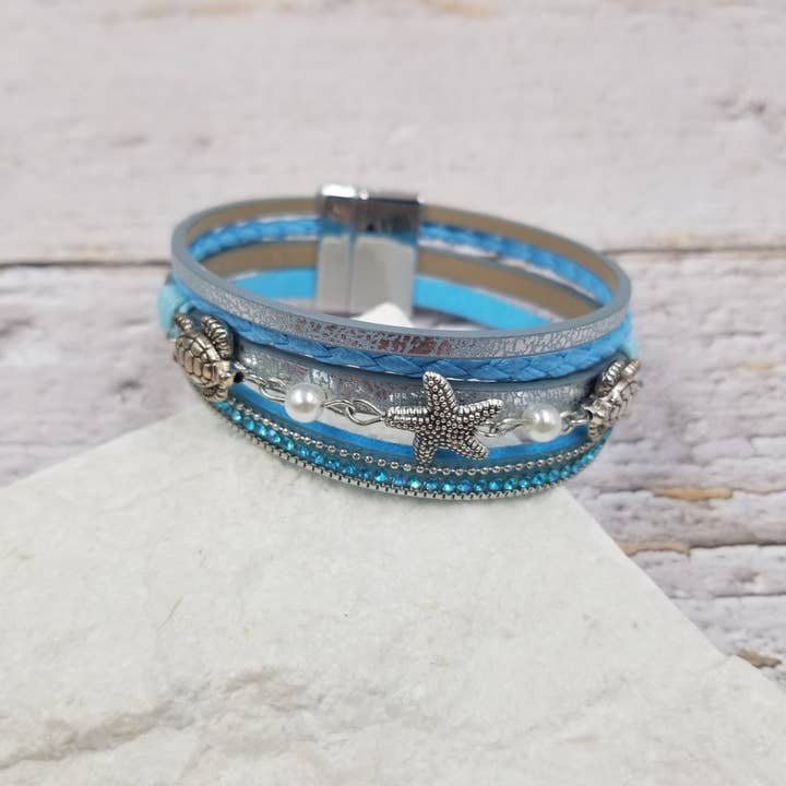 Treasure Wholesale – wholesale Bangle bracelet – Turtle Holiday Leather Bracelet