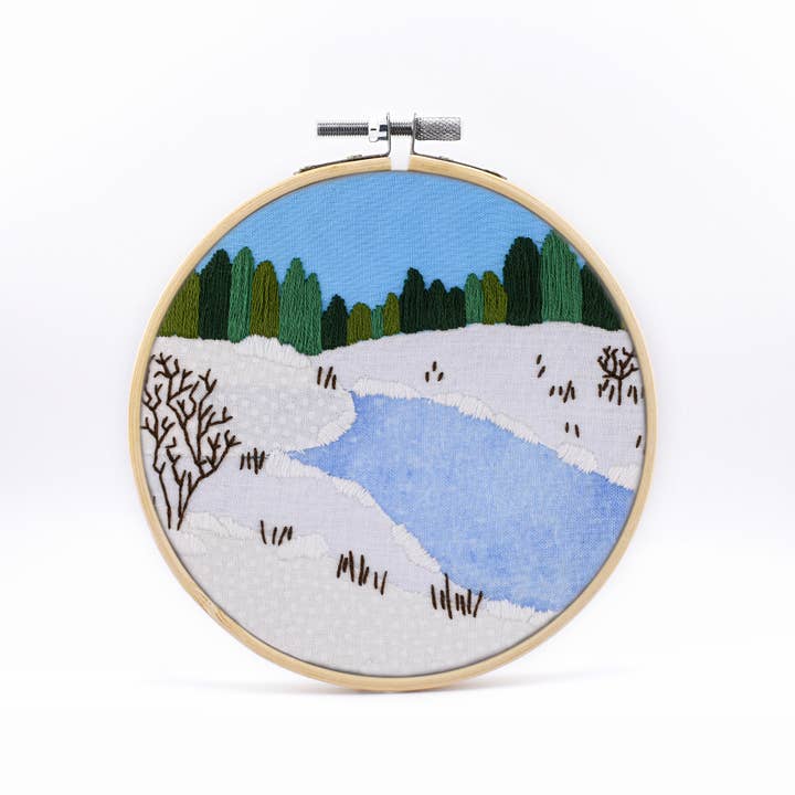 Ruisseau d'hiver | Kit de broderie paysage DIY pour la vente par Unraveling Joy - Embroidery