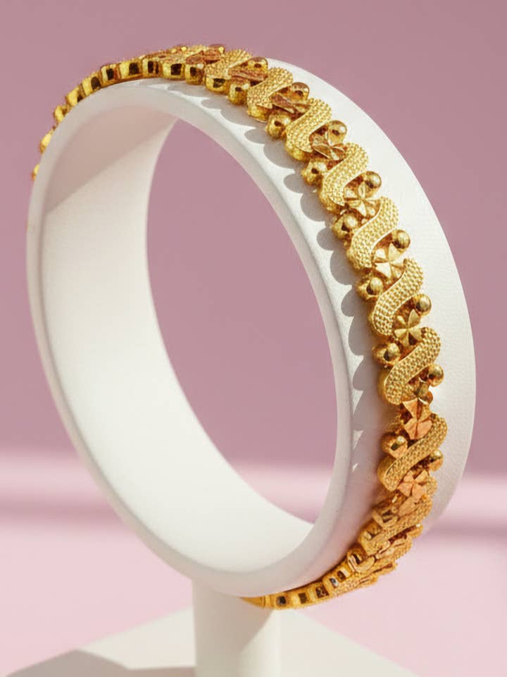 Geometric Gold Link Bracelet for wholesale by Arya Jewellery Wholesale