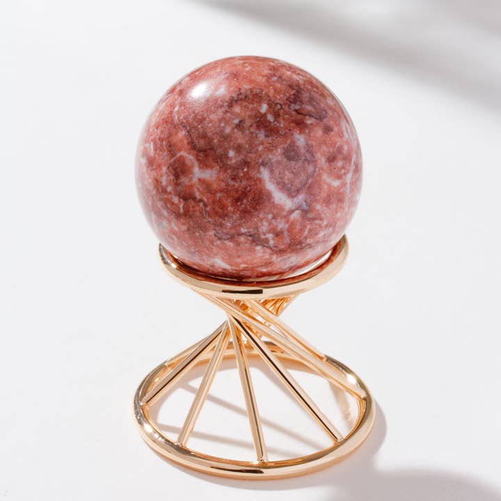 Luna Norte – wholesale Dekorativt bordsobjekt – Good Vibration's rosa kalcitklot med stativ2