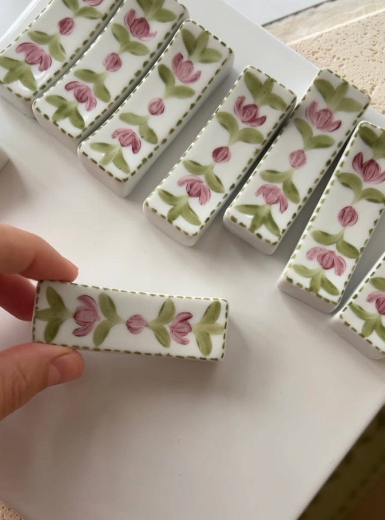 Cristina Cisneros - Vente Repose-cuillère - Repose-couverts en porcelaine peint à la main6