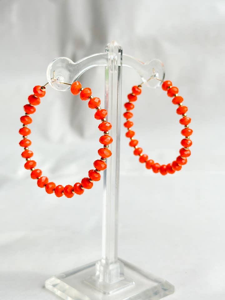 Créoles perlées chics pour la vente par SoSis, The Label