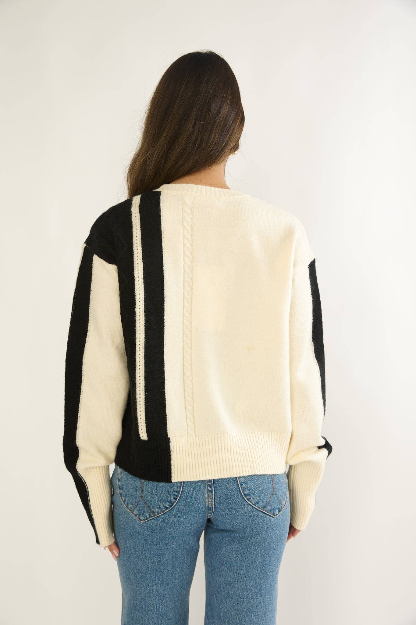 WHITE BLACK CABLE STRIPE KNIT SWEATER / DS0012H for wholesale on Faire1