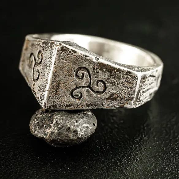 Anel Eamon - Anel Triskelion Unissex - Prata de 1ª Lei por atacado de Skolland Jewelry