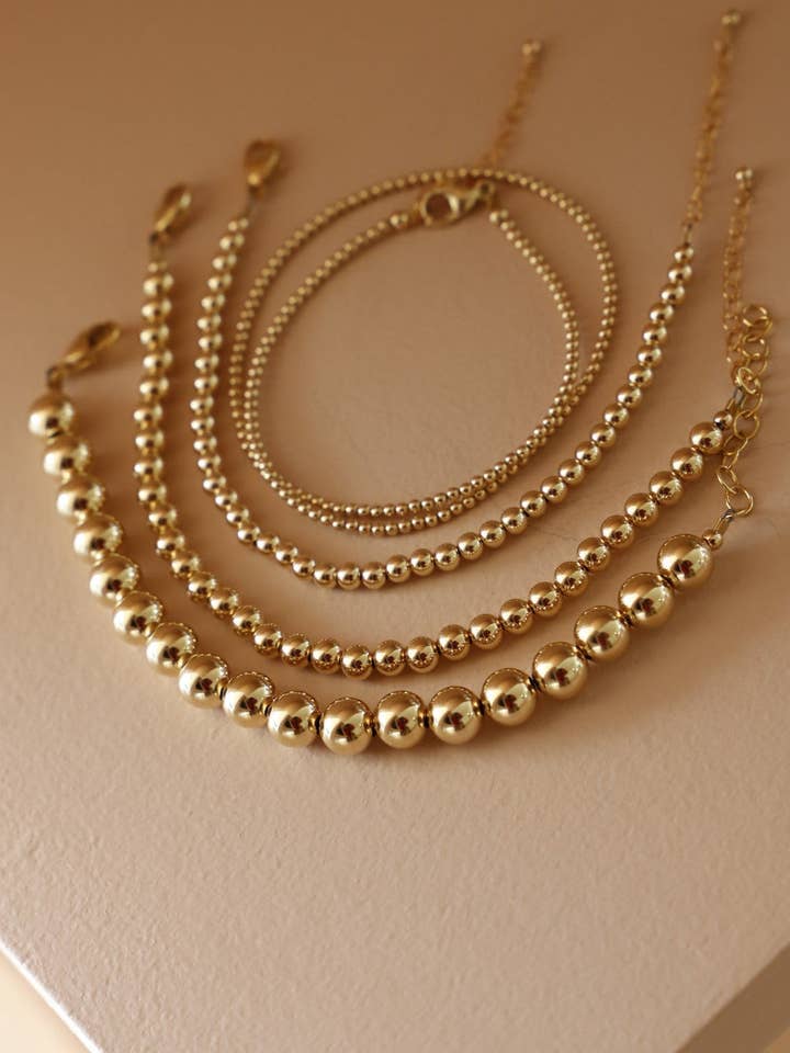 Bracelets à perles en or rempli pour la vente par Katie Waltman Jewelry