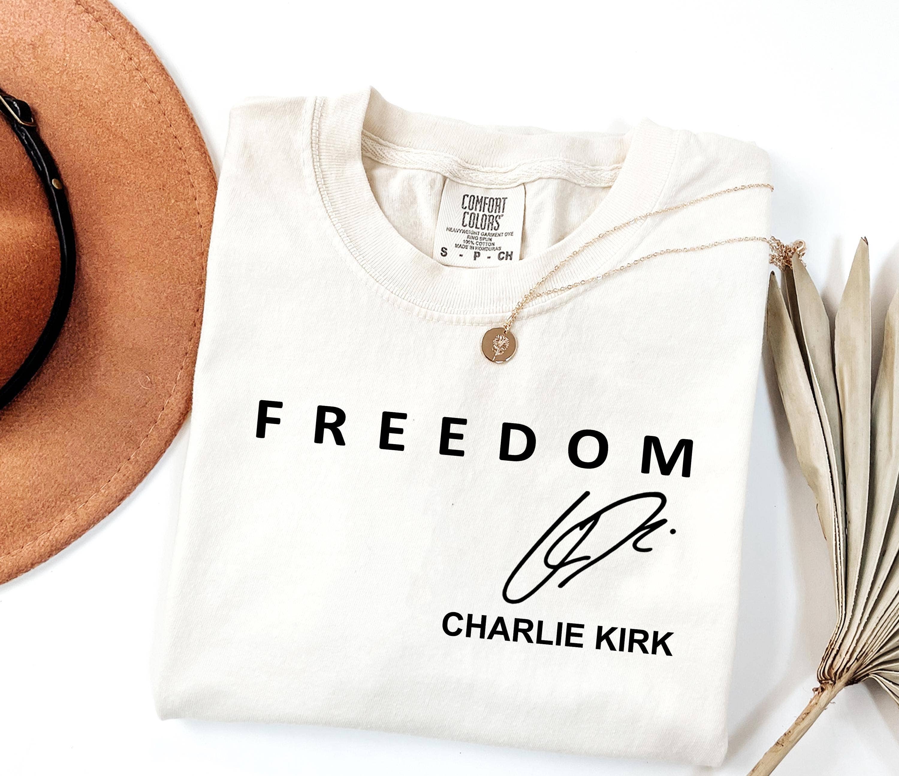 Glaime - Vente T-shirt à imprimés – femme - T-shirt Signature Charlie Kirk Freedom Comfort Colors, Pull1