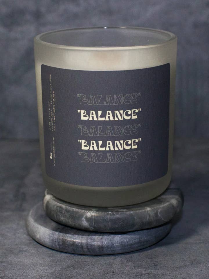 Sandalo e ambra - 12oz. Candela in cera di cocco in vetro per la vendita all'ingrosso da parte di Nue. Light Candle Company