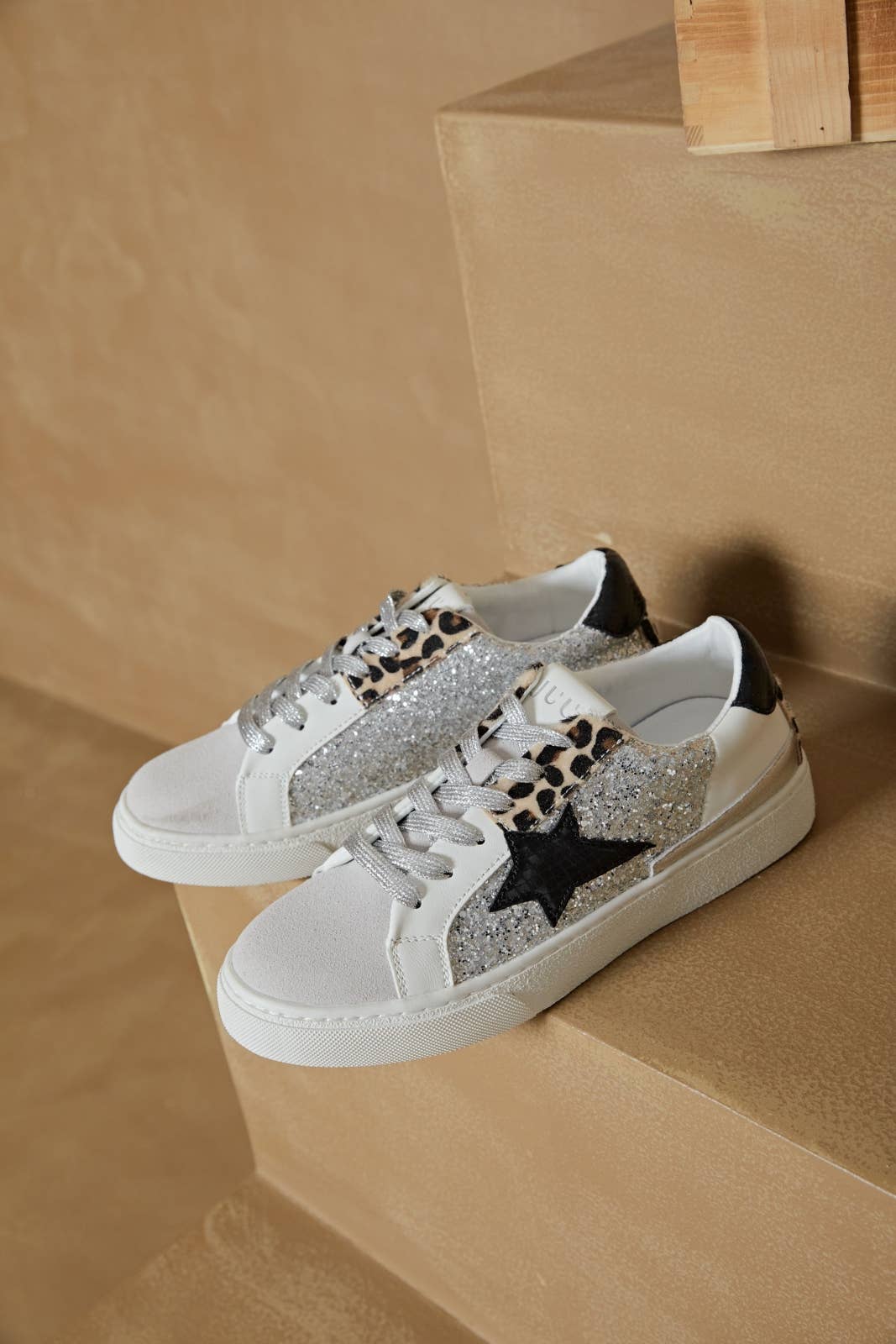 ERYNN - Wholesale Lifestyle Sneakers - Women's - lace-up sneakers - Mylie16