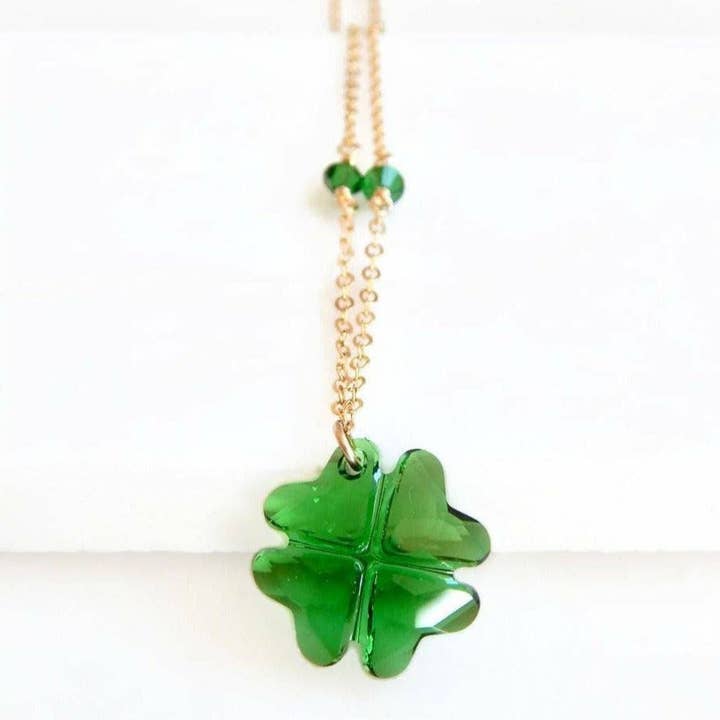Halskette mit vierblättrigem Kleeblatt aus Kristall in Moosgrün für den Großhandel von Love Your Bling®