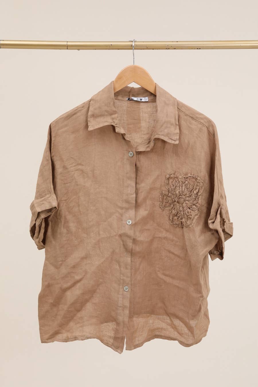 LÉA & LUC - Vente Chemise – femme - Chemise avec une fleur en 100% Lin REF. 2034111