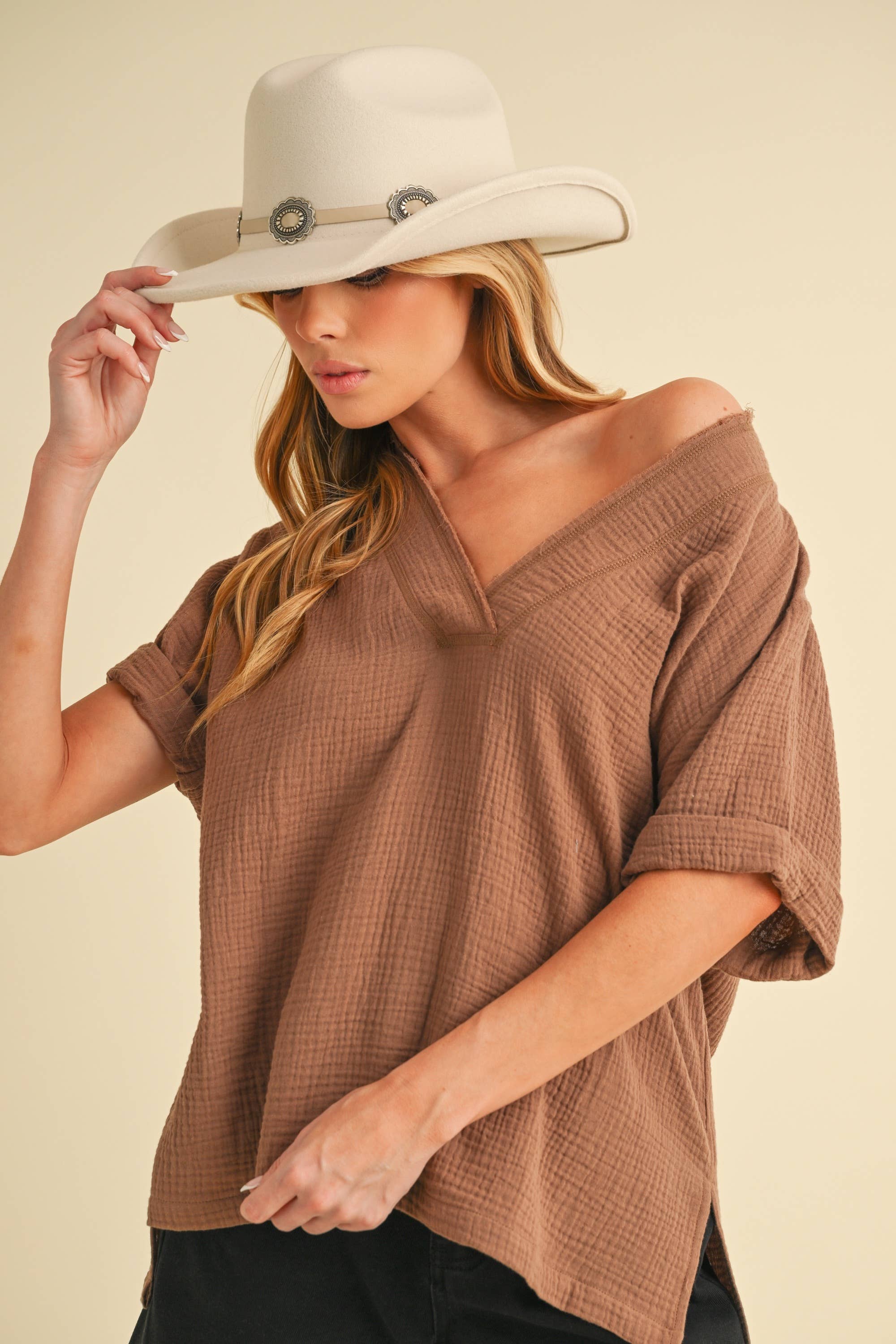 AEMI + CO - Wholesale Blouse - Women's - 8167BK Trudie Top64