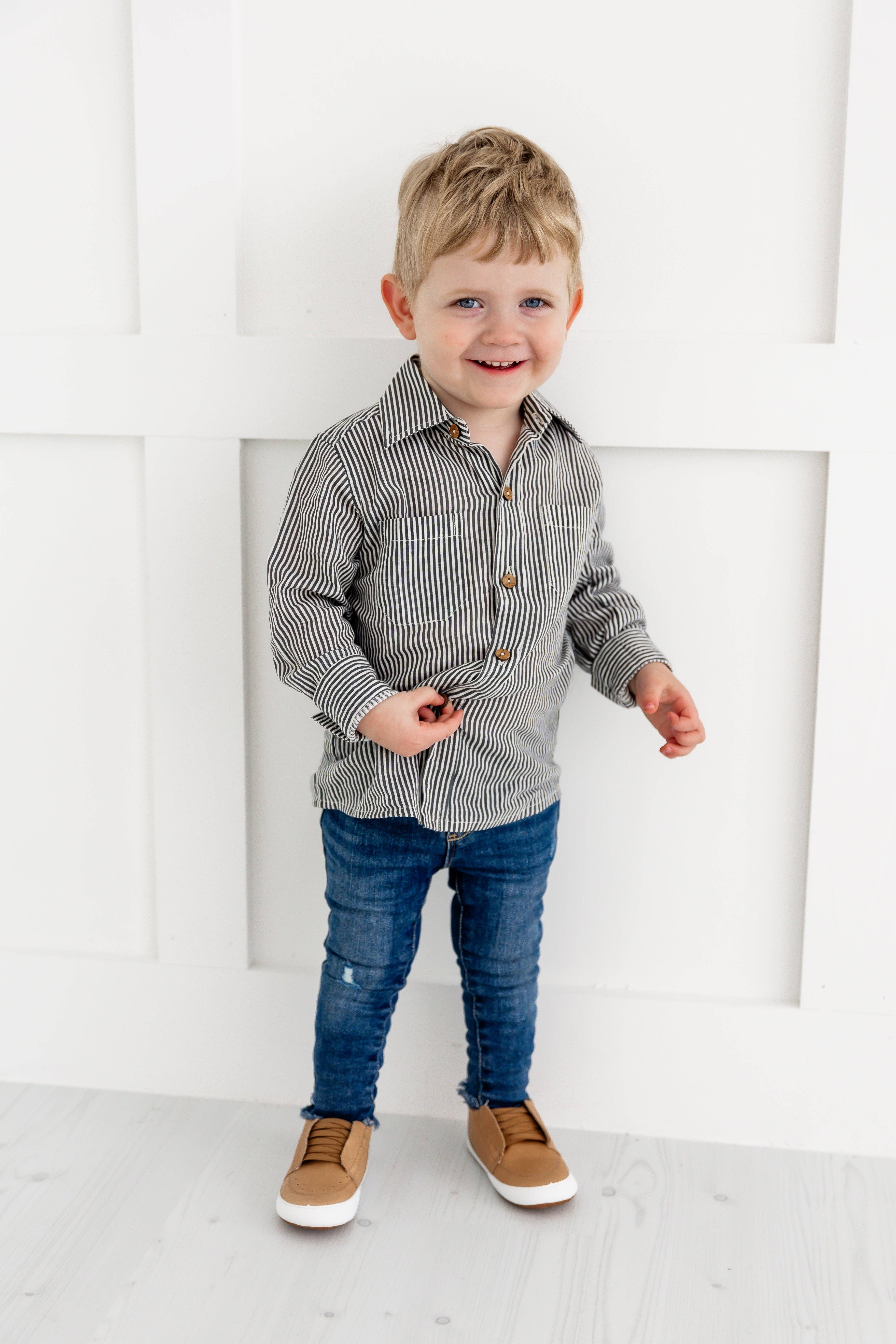 Yo Baby – wholesale Skjortor – Barn – Grårandiga tryckta pojkskjortor4