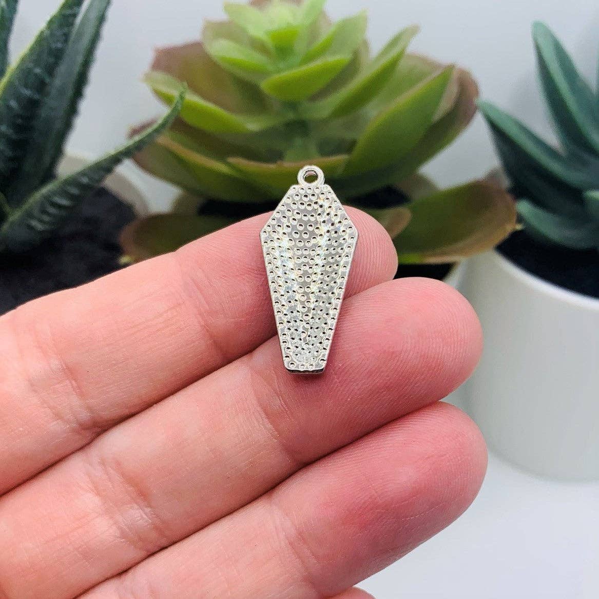 Guerrilla Charm – wholesale Individual charm/pendant – Red and Silver Vampire Coffin Charms, 26x11mm2