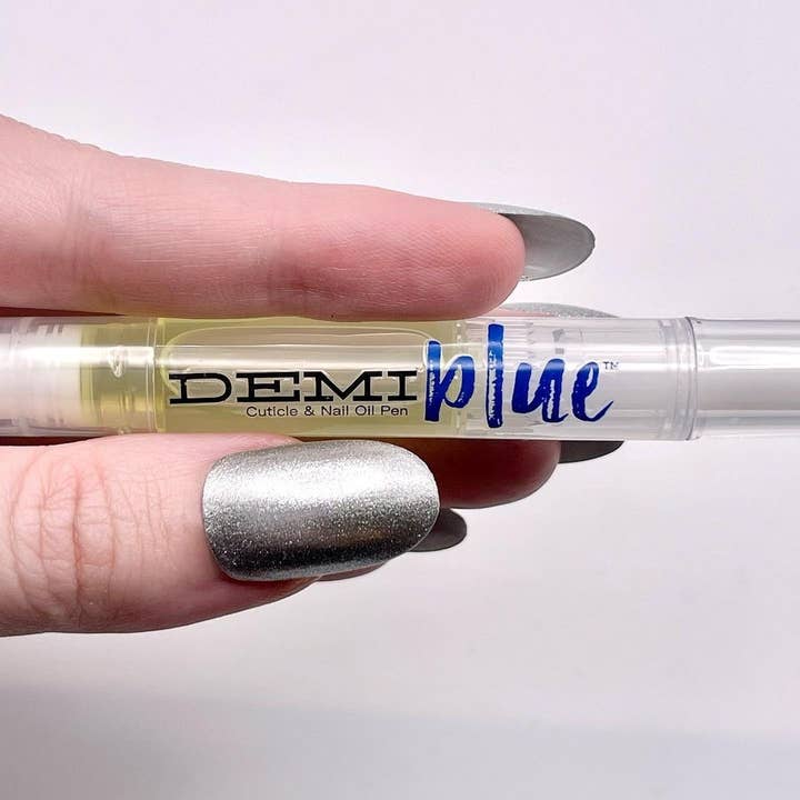 Stylo à huile pour cuticules et ongles - Natural Oils pour la vente par DEMIblue Clean and Vegan Nail Polish