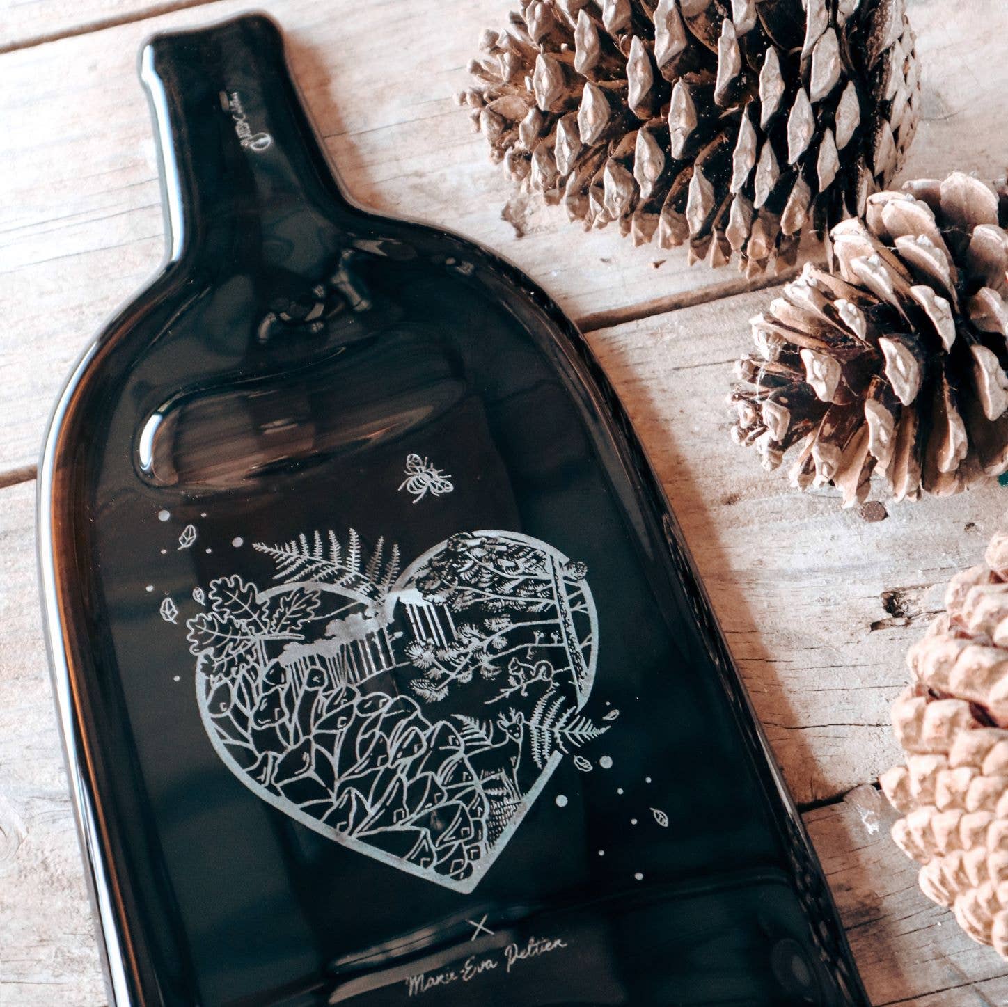 PLATES & Culotées - Wholesale Decorative Plate/Dish/Bowl - THE WHITE PLATES & illustrated Heart-white15