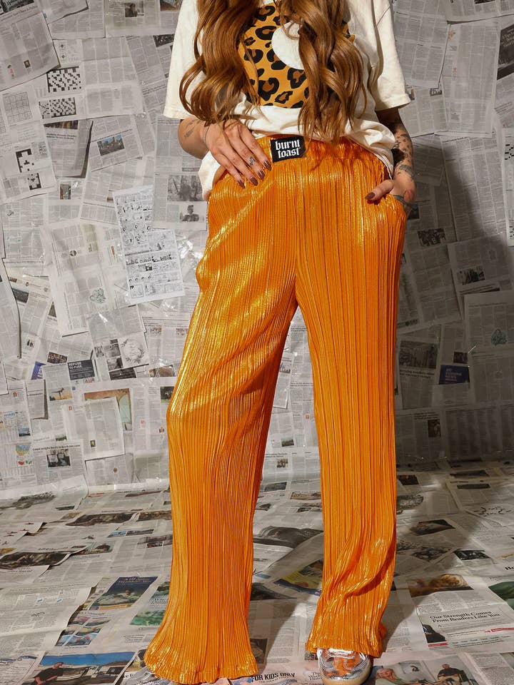 Pantalones plisados metálicos Orange Crush para venta al por mayor de Burnt Toast
