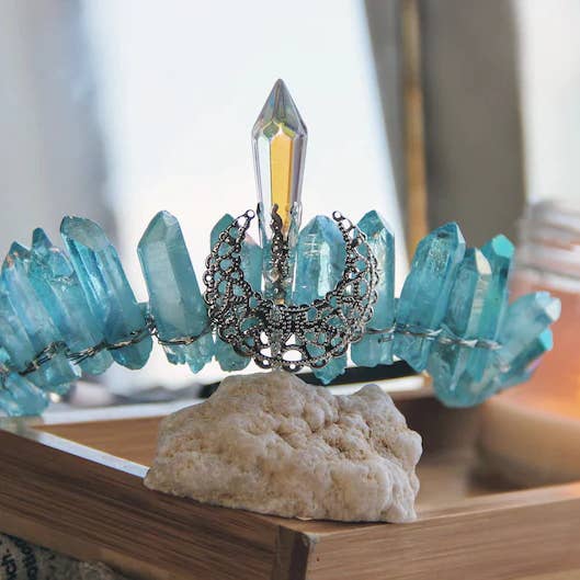 GenY Studio - Venta al por mayor Tiara - Mujer - Corona de cristal azul del océano | Cordelia Hija del Mar
